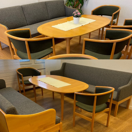 Möbler omklädda i tyger från Kinnarp till sällskapsrummet i Tibble Kyrka, okt 2025.